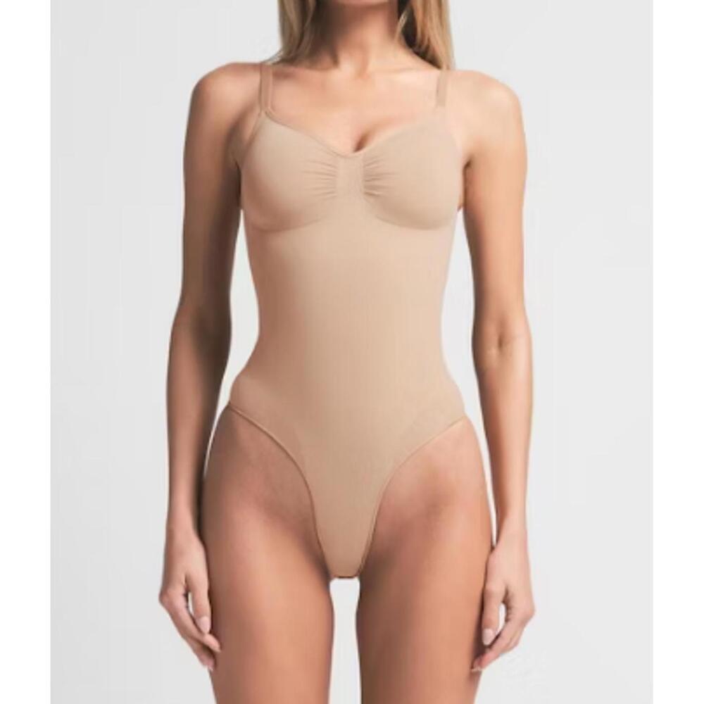 NWOT Skims Seamless Sculpt Brief Bodysuit Size M Clay $72 STRONG COMPRESSION - Picture 2 of 7